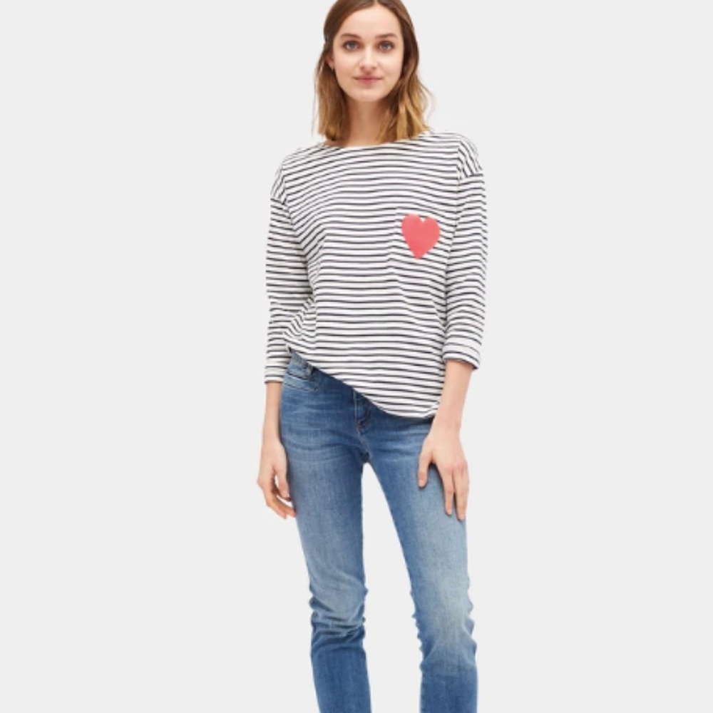 Chinti + Parker Cream/Navy Striped Breton Heart T